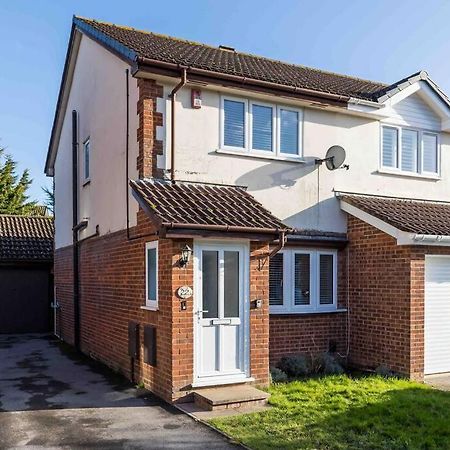 2 Bedroom House-Driveway - Bournemouth Hospital - Long Stay Discounts - Lima Apartments Ltd المظهر الخارجي الصورة
