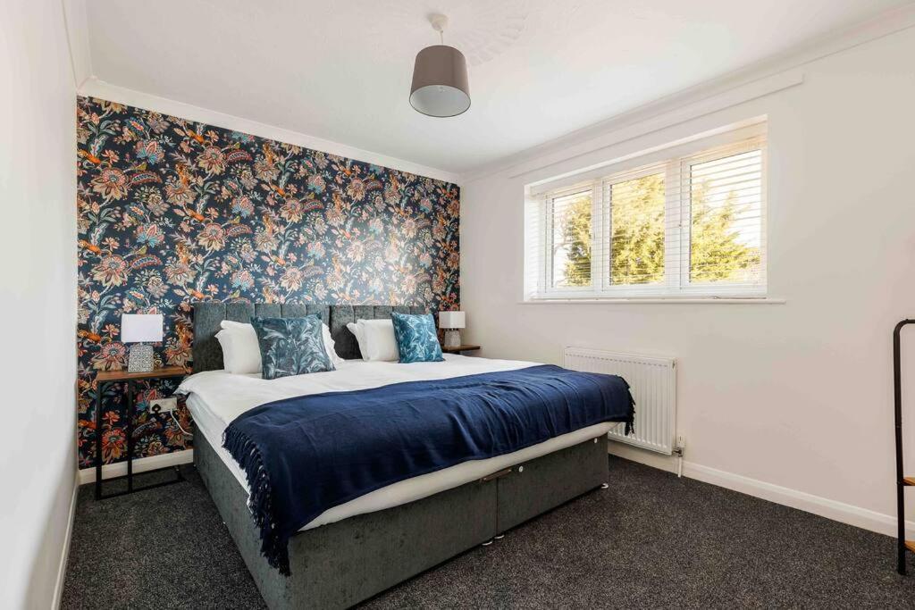 2 Bedroom House-Driveway - Bournemouth Hospital - Long Stay Discounts - Lima Apartments Ltd المظهر الخارجي الصورة